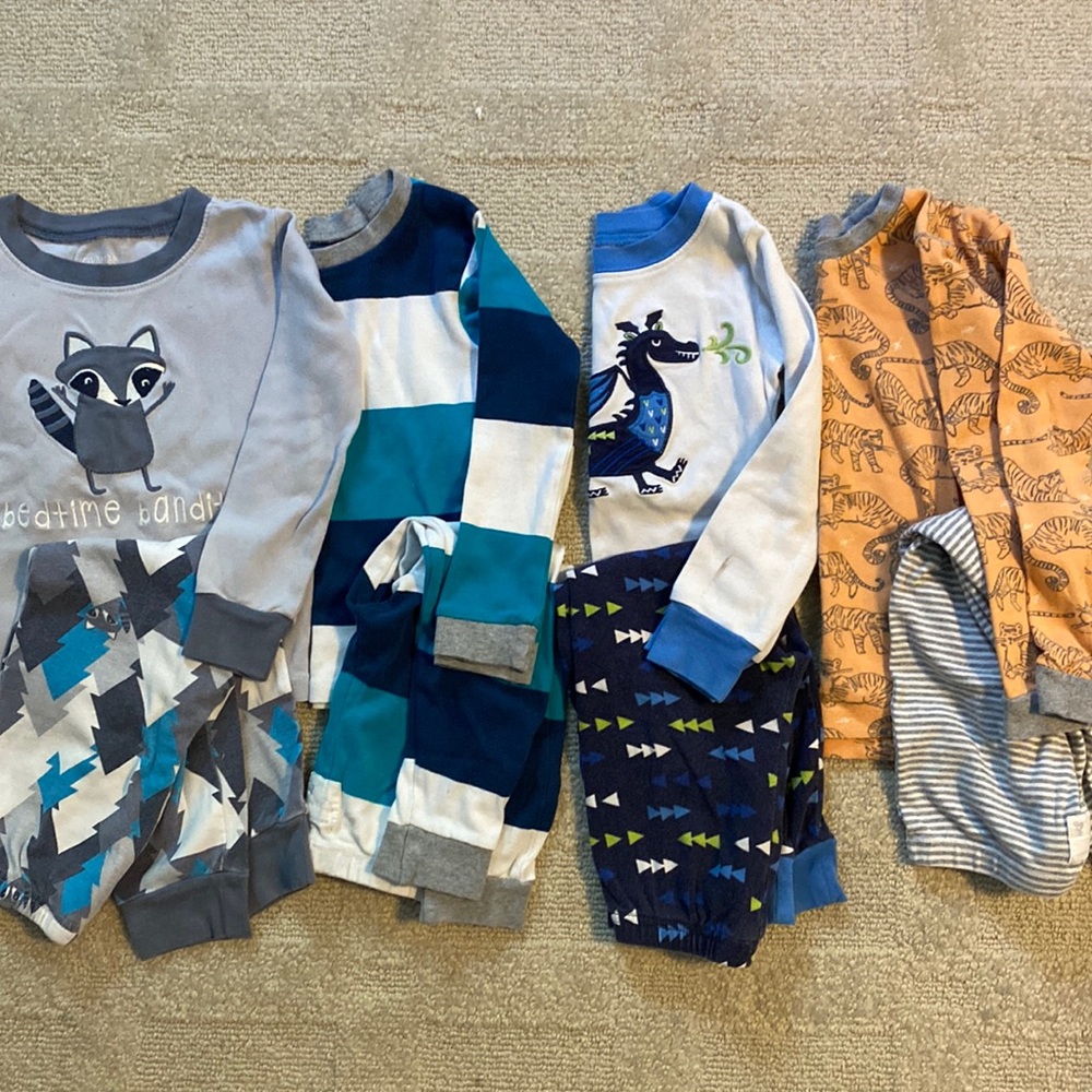 Lot of long sleeve pajamas Size 4 or 4T Burt’s Bees and more